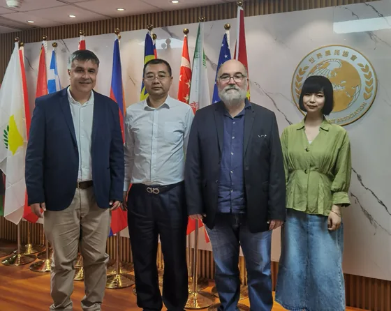 A group photograph during the China–Brazil cooperation exchange.