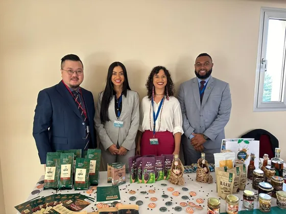 Agricultural products displayed during the delegation exchange.