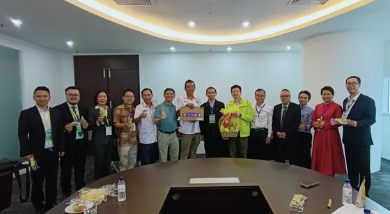 Participants gathered during the agricultural delegation visit to Malaysia.
