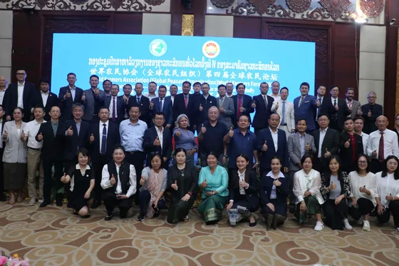 Participants gathered for a group photograph at the Vientiane session.