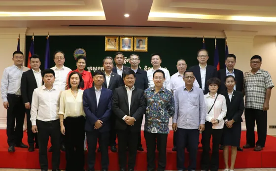 A second group photograph from the ministry visit.