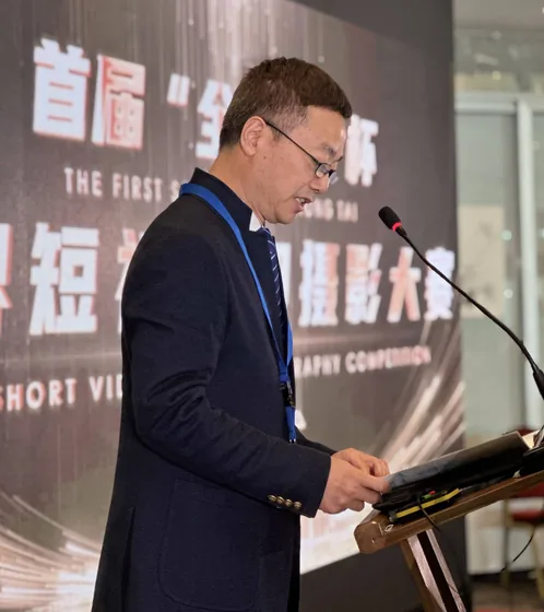 A second published view of an address at the rural-image awards ceremony.