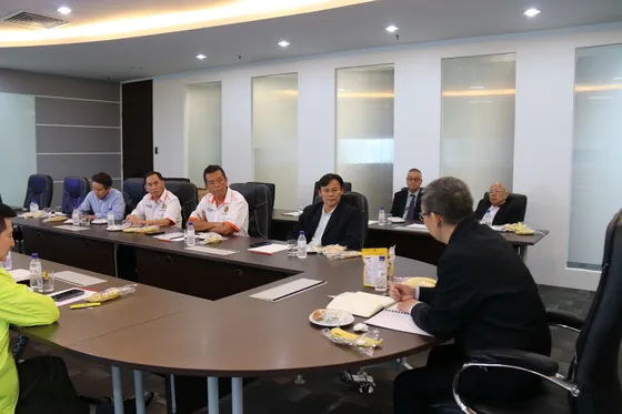 A second view of the Malaysia delegation’s roundtable discussion.