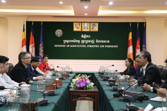 Delegates discuss cooperation at Cambodia’s agriculture ministry.